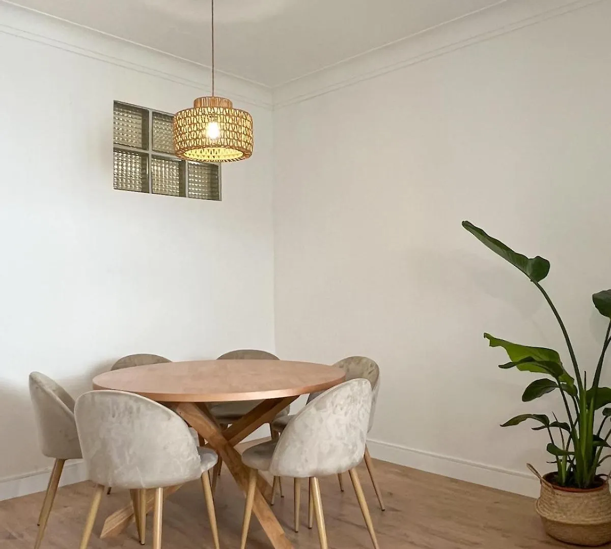 Lovely Apartment In The City Central With Terrace 리스본