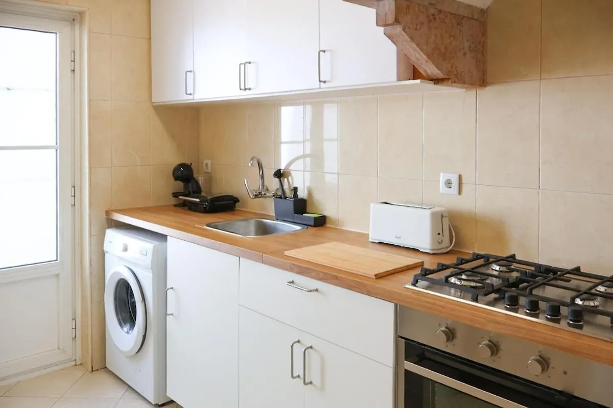 Lovely Apartment In The City Central With Terrace Lisbona